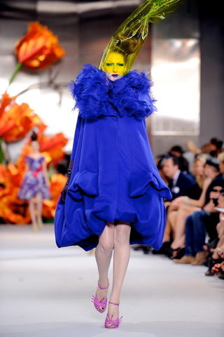 Illustration for article titled Dior Shows Crazy Gardener Couture